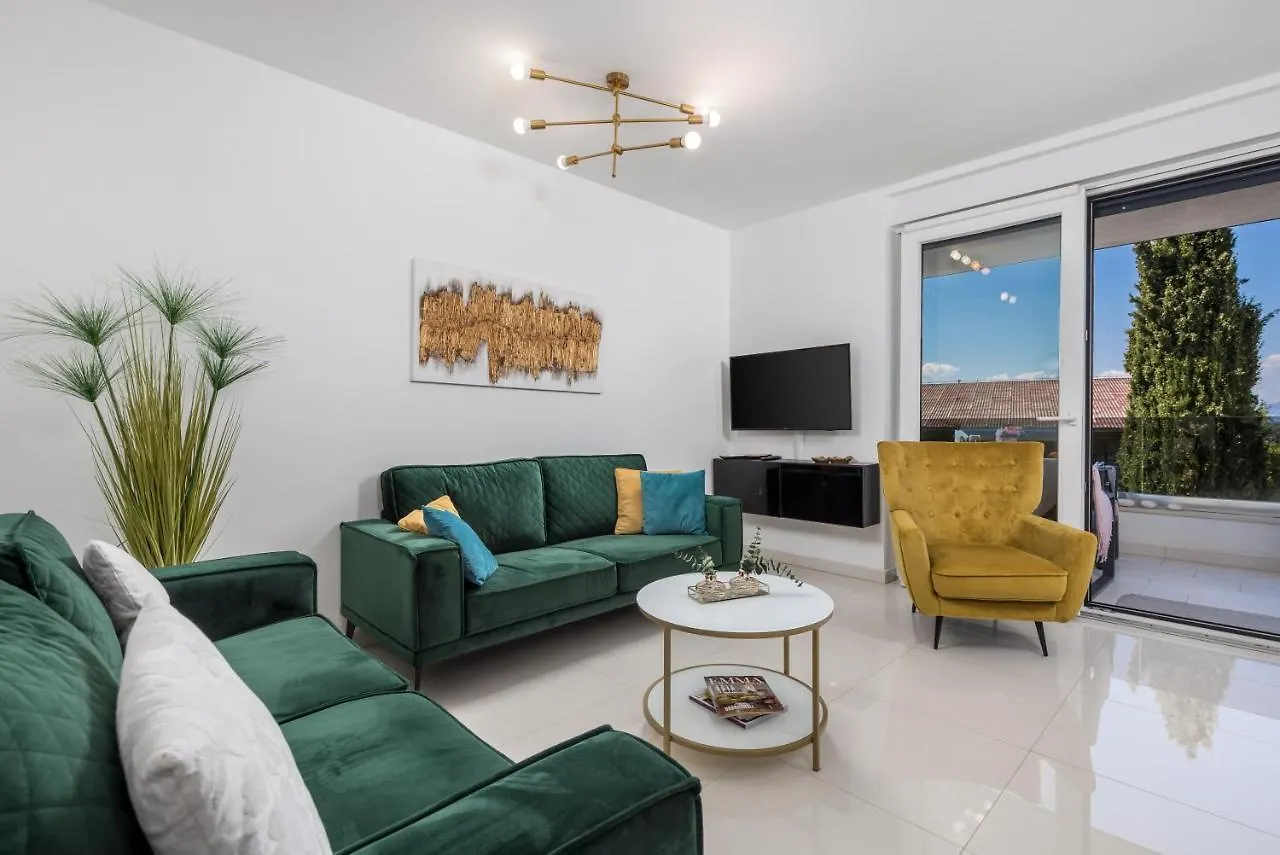 Apartment Sunset location