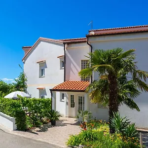  Apartment By The Sea Njivice, Krk - 5295