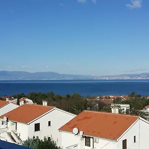  Apartment Guarda